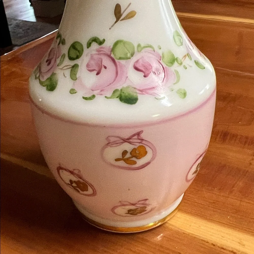 Consolidated Glass Charleton Rose Floral 1940’s Vase.